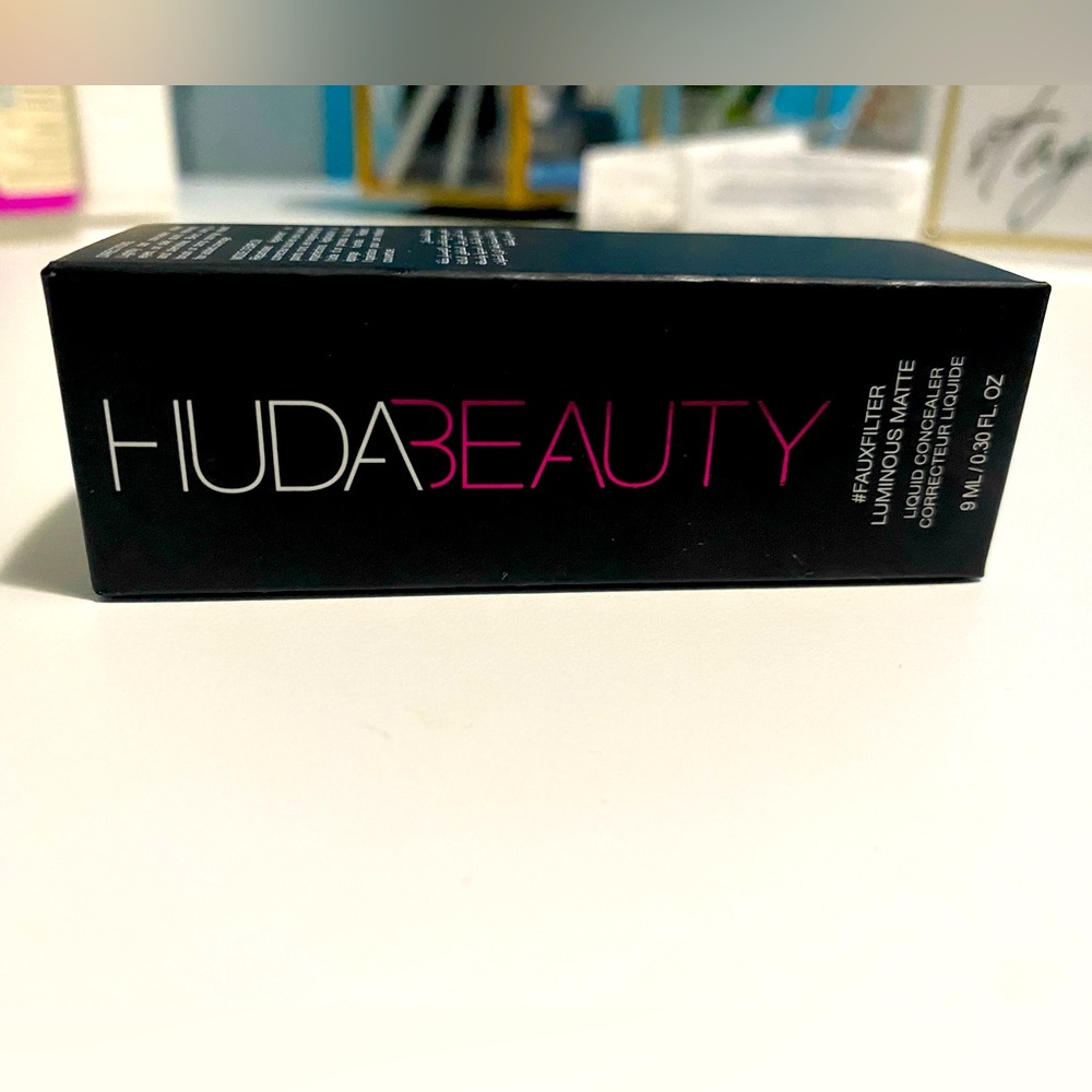 Huda Beauty Concealer
